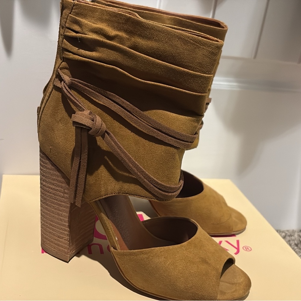 Stylish Tan Suede Women's Heels
